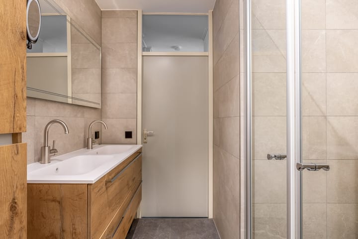 Foto 4 van Louvre 132