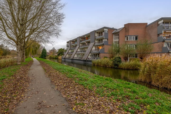 Foto 35 van Louvre 132