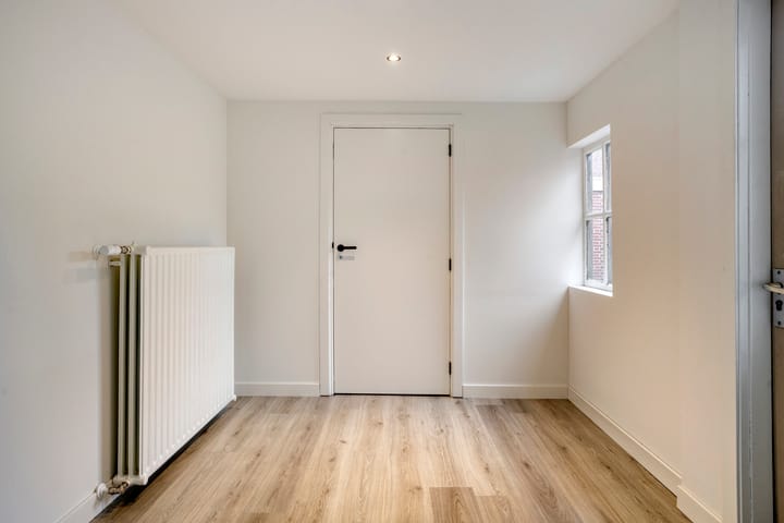 Foto 12 van Molenstraat 10