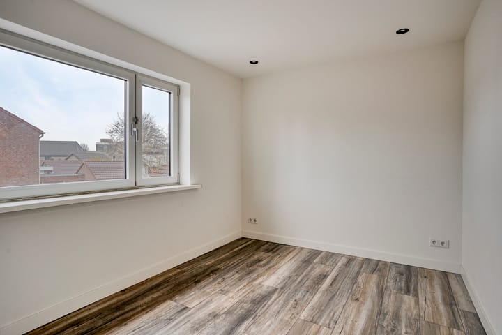 Foto 15 van Molenstraat 10