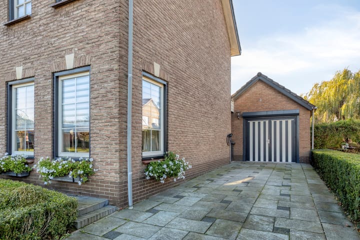 Photo 3 of Nobelstraat 7