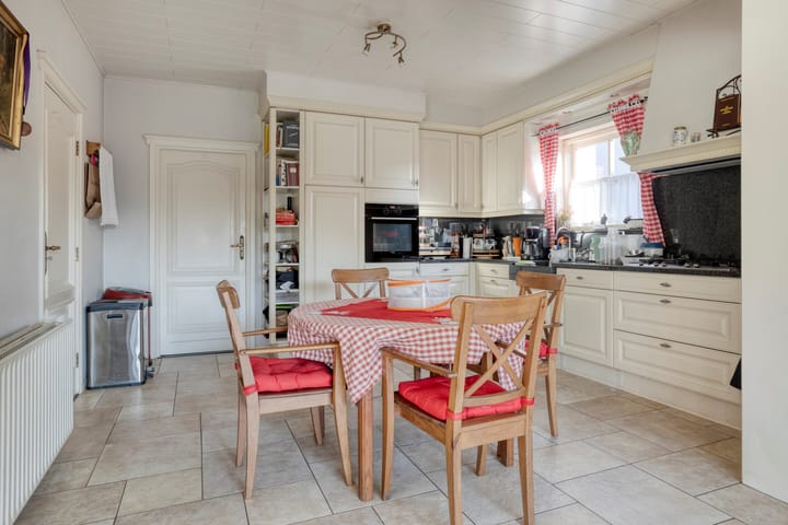 Foto 10 van Nobelstraat 7