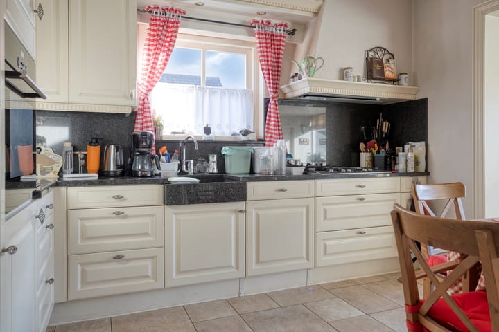 Foto 12 van Nobelstraat 7