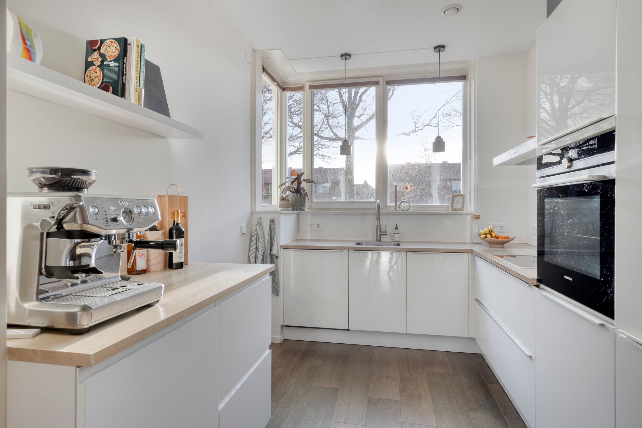 Photo 3 of Halvemaanstraat 12