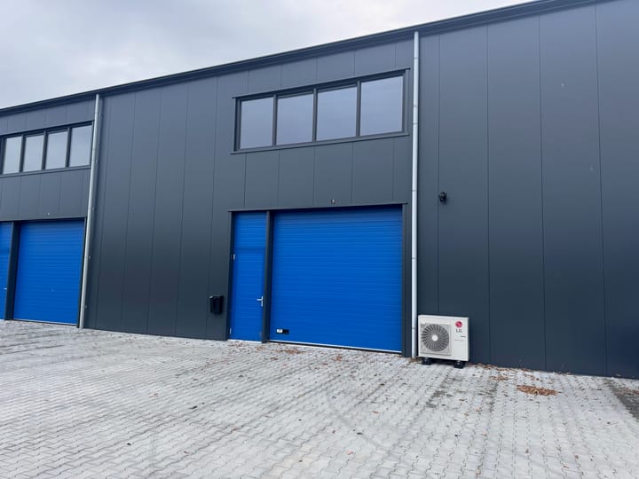 Bedriuwswei 71, Joure