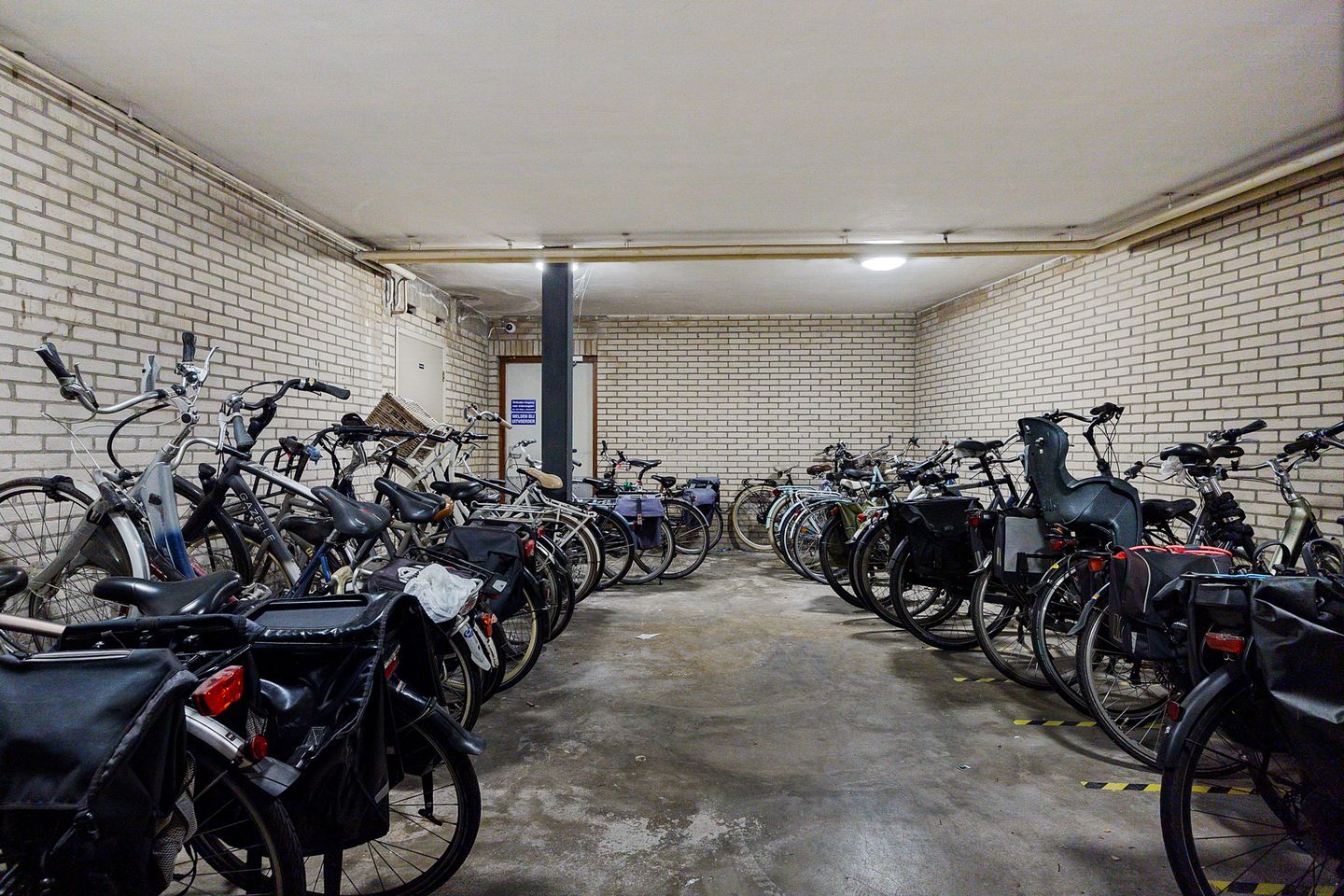 Photo 34 of Espoortstraat 117