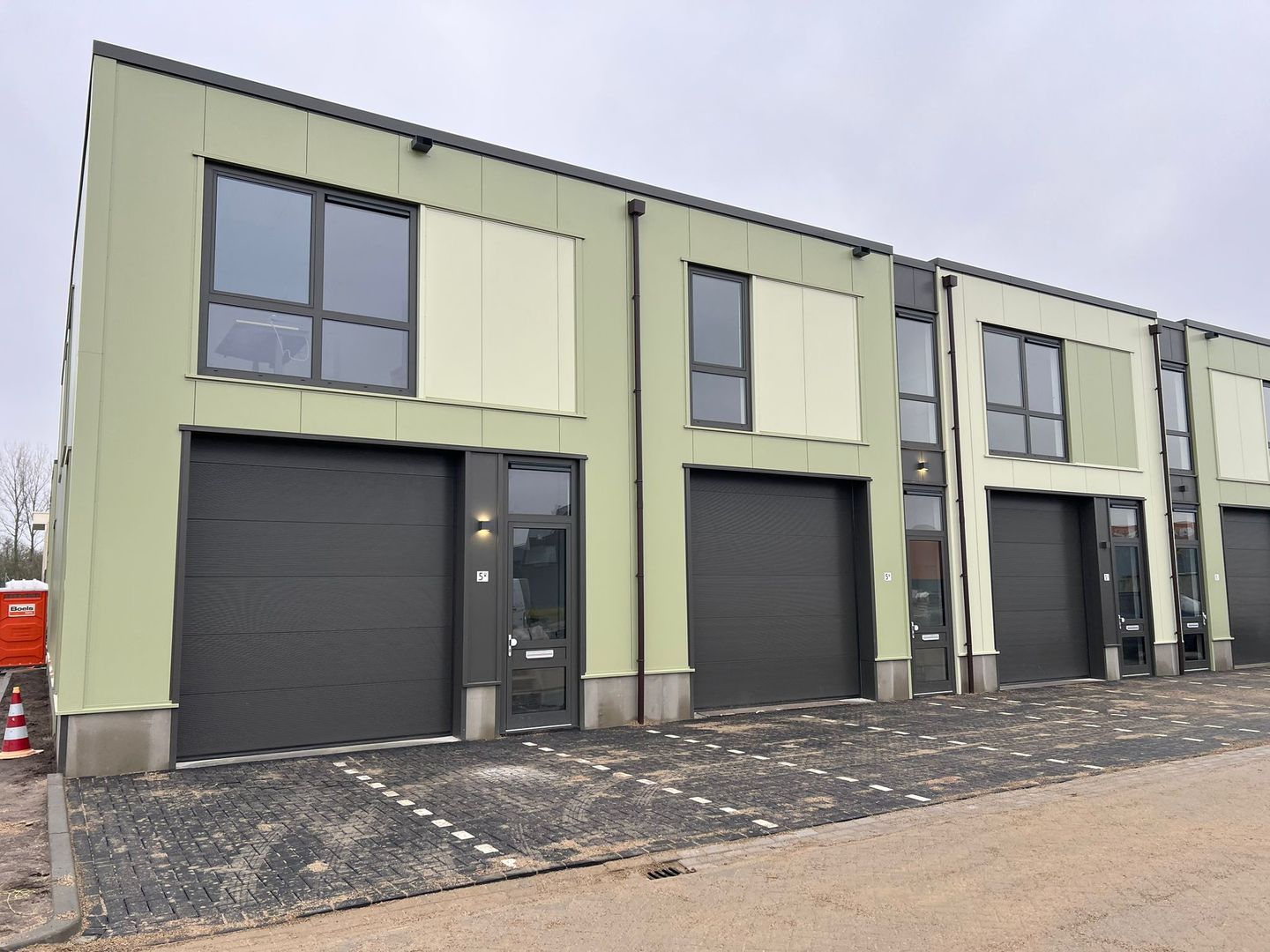 View photo 1 of Waterfront 5-p