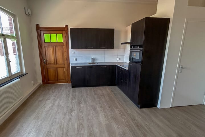 Photo 31 of Bovenste straat 18