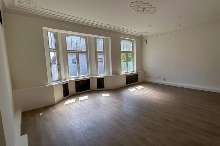 Photo 37 of Bovenste straat 18