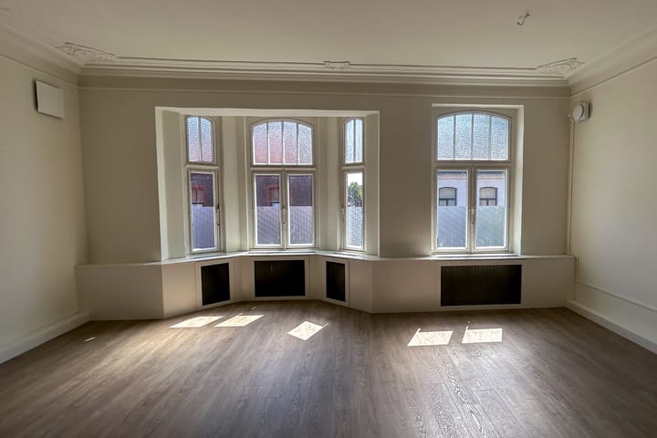 Photo 39 of Bovenste straat 18