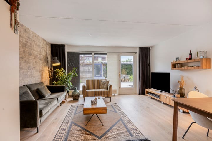 Photo 8 of Eduard van Beinumstraat 2