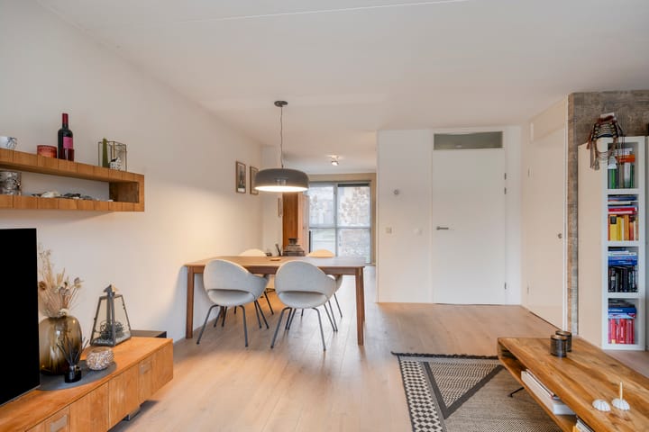 Photo 13 of Eduard van Beinumstraat 2