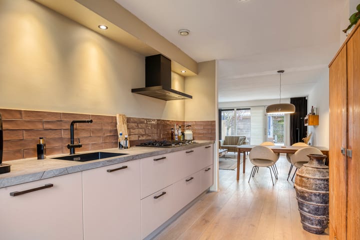 Photo 16 of Eduard van Beinumstraat 2