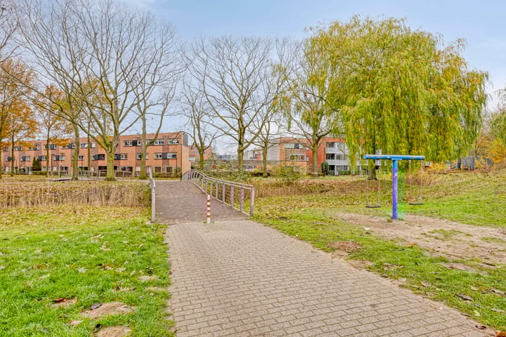 Photo 49 of Eduard van Beinumstraat 2