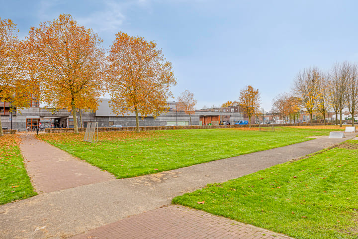 Photo 51 of Eduard van Beinumstraat 2