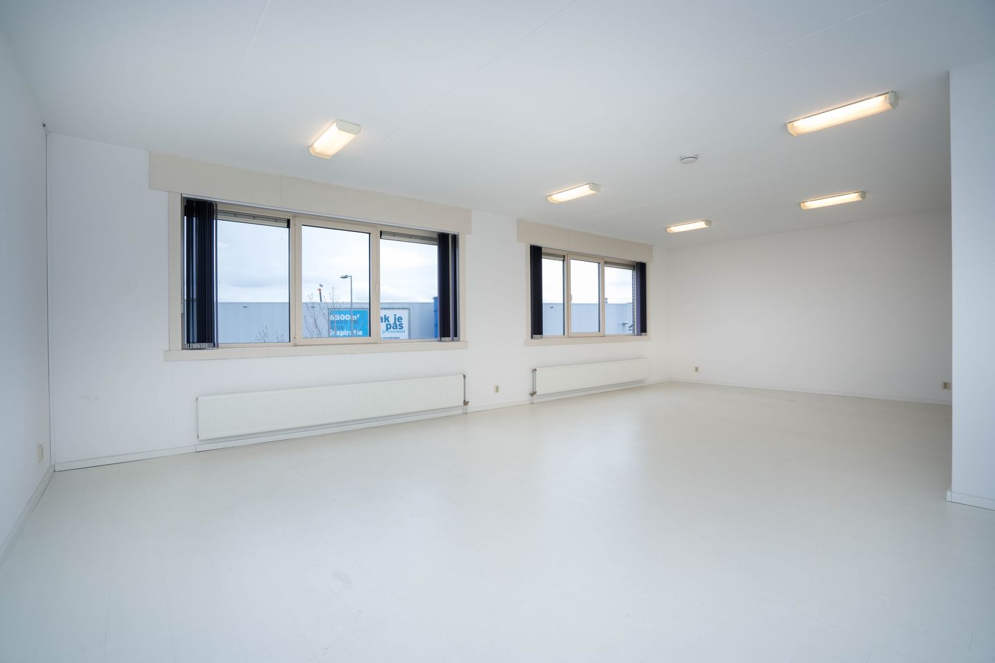 Bekijk foto 3 van Einsteinweg 11-a