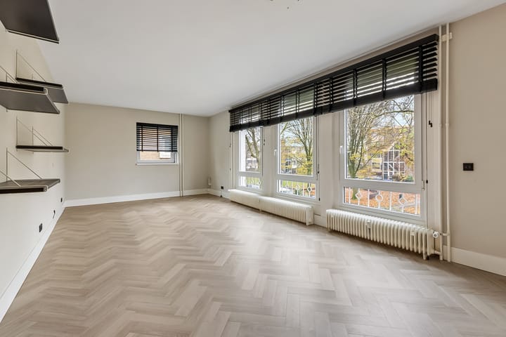 Photo 2 of Diependaalselaan 420