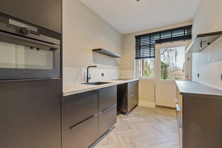 Photo 3 of Diependaalselaan 420