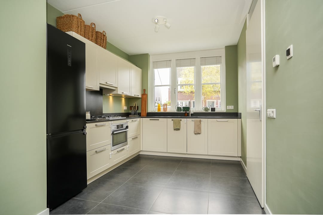 Photo 16 of Pr van Oranjestraat 11