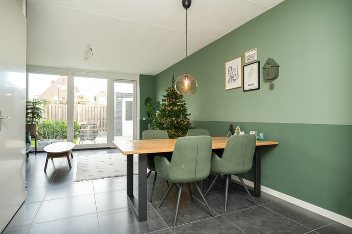 Photo 20 of Pr van Oranjestraat 11