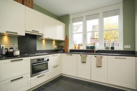 Pr van Oranjestraat 11 secondary image