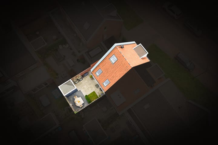 Photo 35 of Pr van Oranjestraat 11