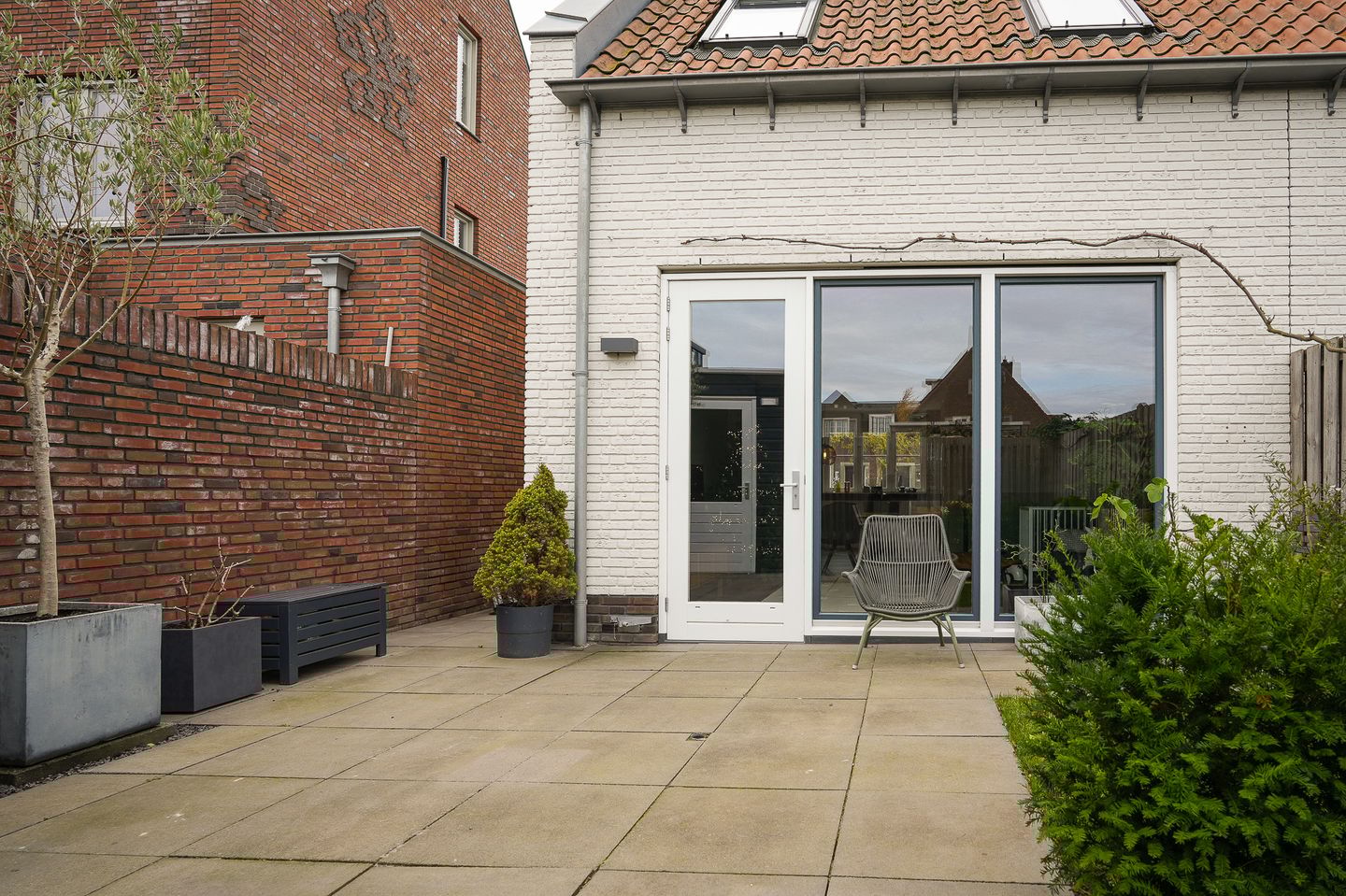 Photo 40 of Pr van Oranjestraat 11