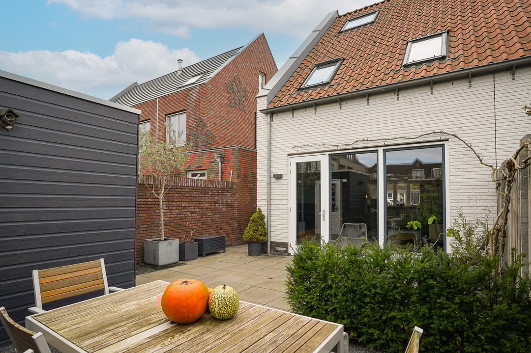 Photo 41 of Pr van Oranjestraat 11