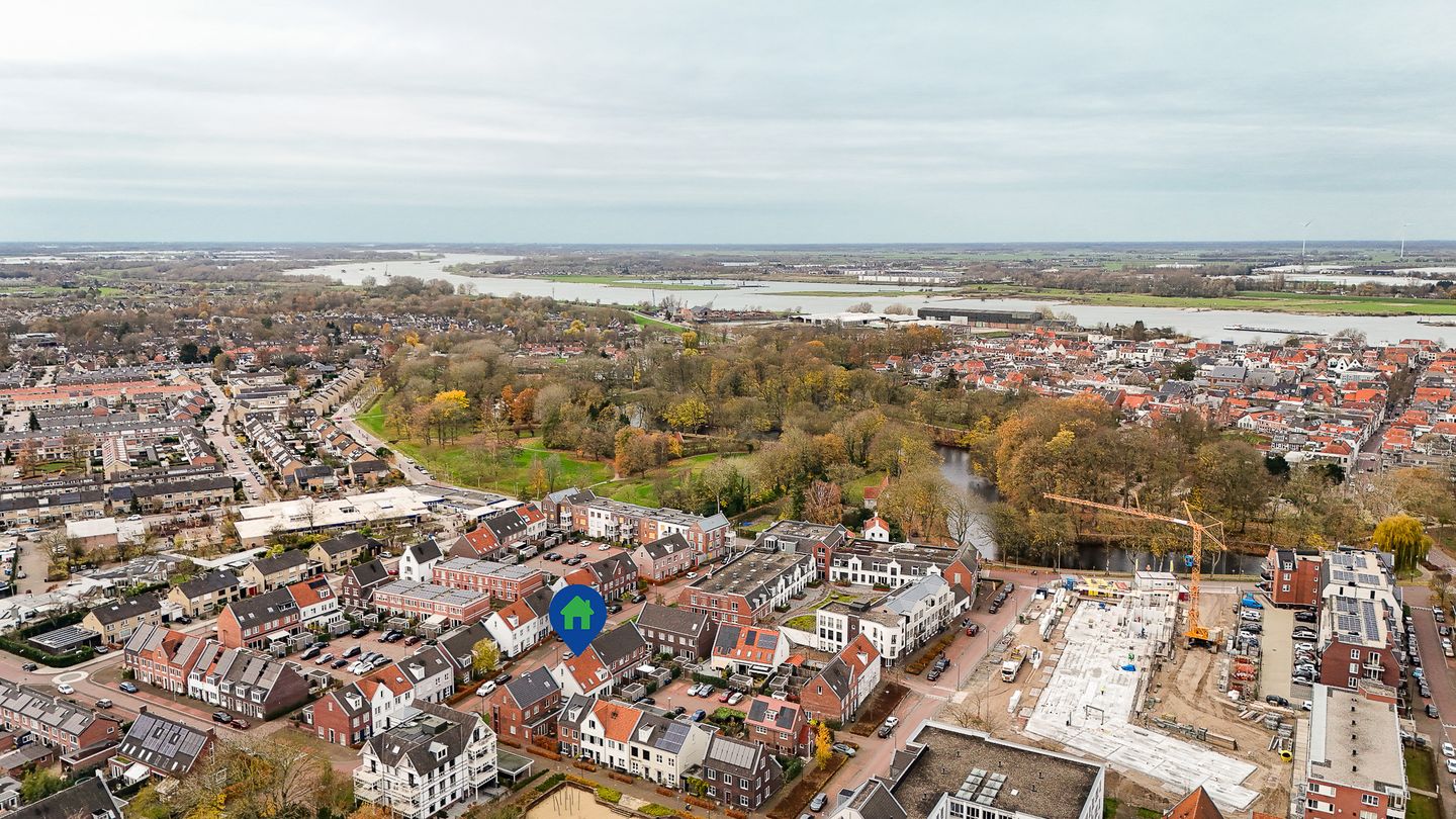 Photo 44 of Pr van Oranjestraat 11