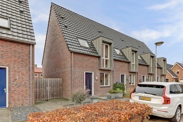 Foto 4 van Burg. Moonshof 8