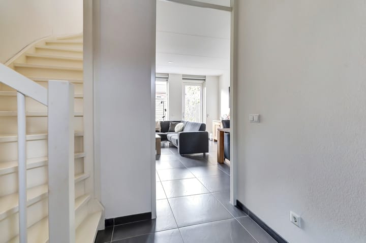 Foto 11 van Burg. Moonshof 8