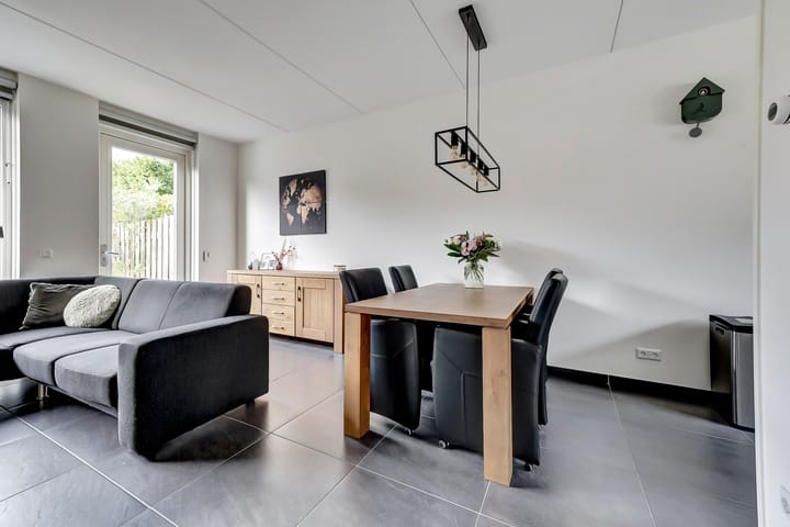 Foto 15 van Burg. Moonshof 8