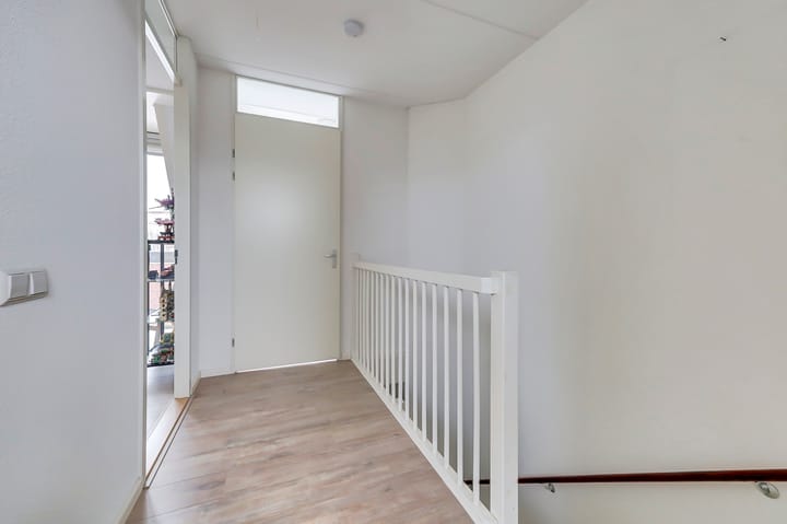 Foto 25 van Burg. Moonshof 8