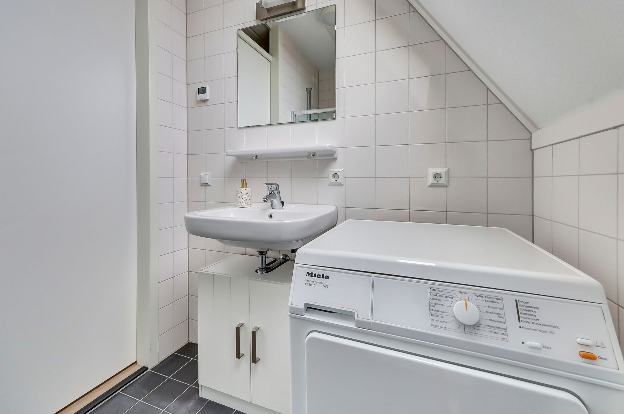 Foto 33 van Burg. Moonshof 8