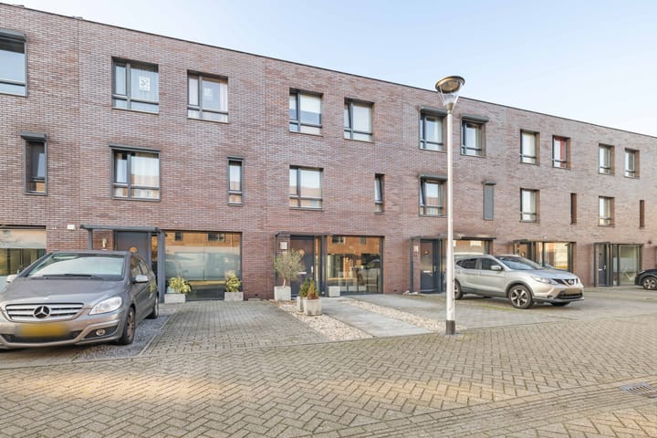 Photo 37 of Sleeuwijkerf 14