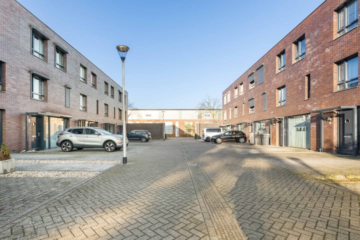 Photo 39 of Sleeuwijkerf 14