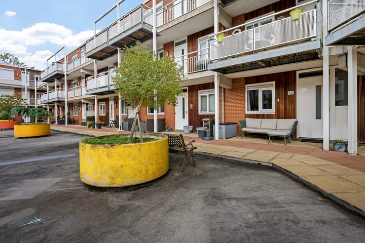 Foto 8 van Sara Burgerhartsingel 323