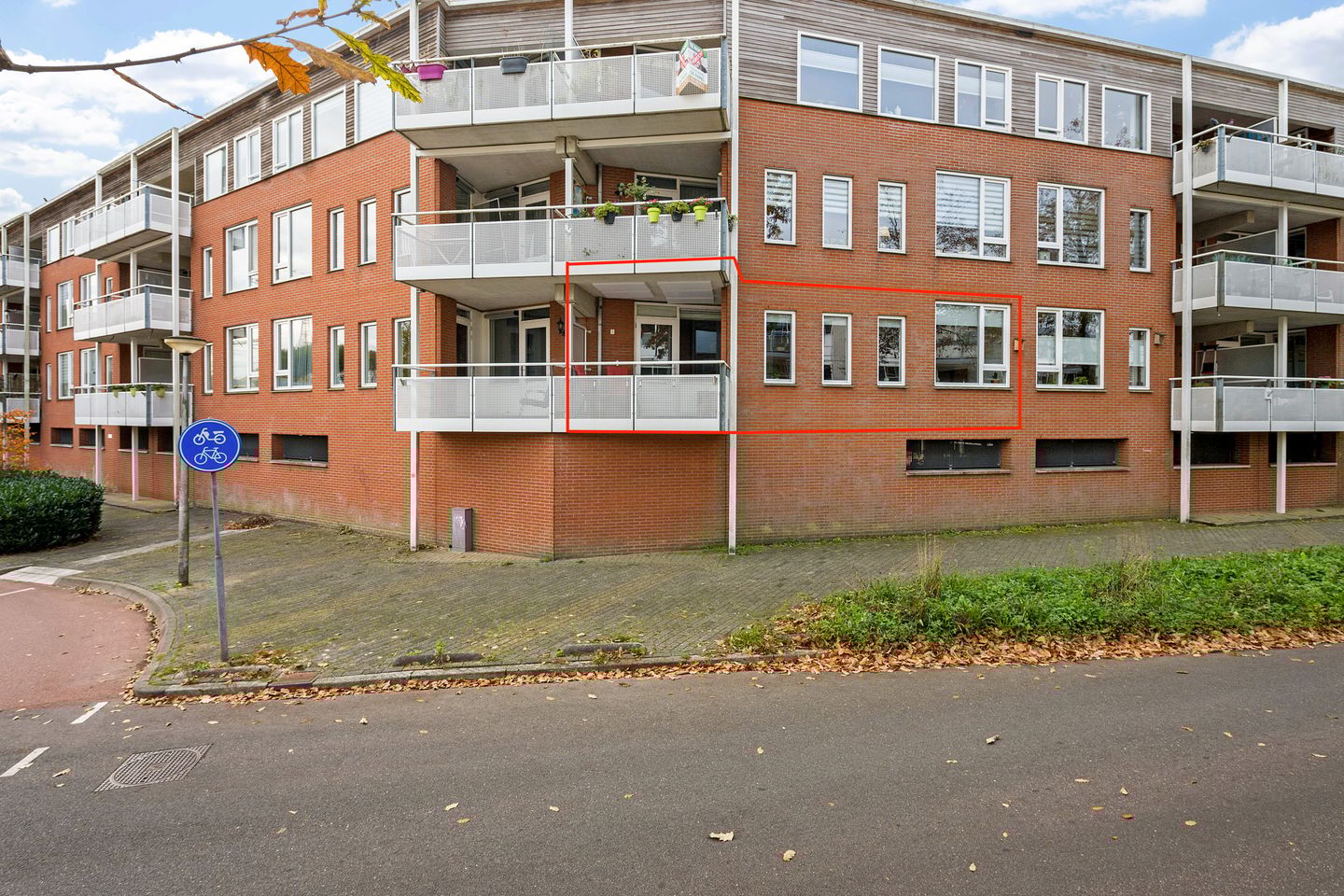 Foto 25 van Sara Burgerhartsingel 323