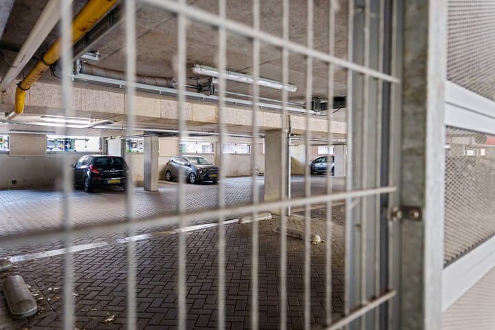 Foto 27 van Sara Burgerhartsingel 323