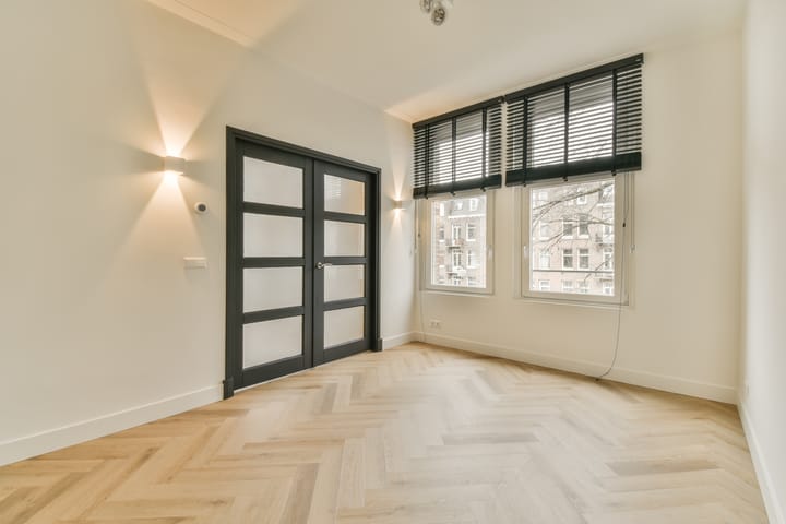 Photo 7 of Zocherstraat 1-1