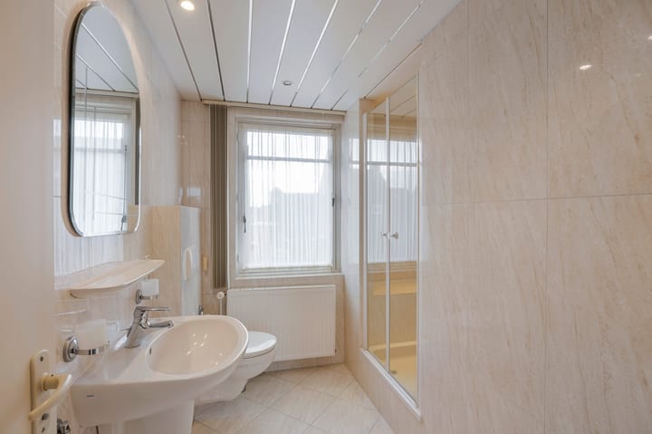 Photo 15 of Schepen van Hertefeltstraat 1