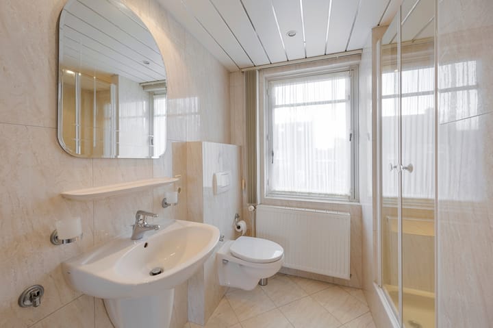 Photo 16 of Schepen van Hertefeltstraat 1