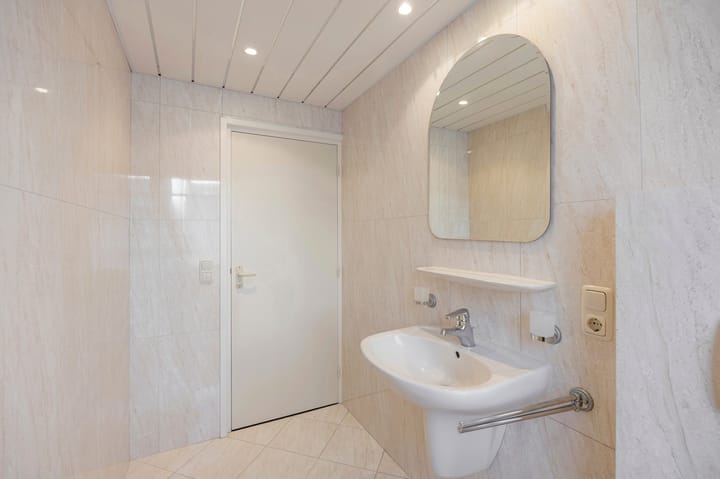 Photo 17 of Schepen van Hertefeltstraat 1