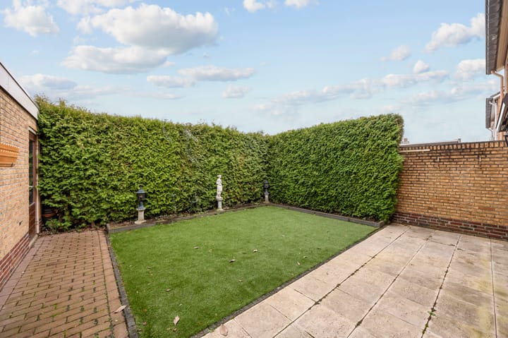 Photo 27 of Schepen van Hertefeltstraat 1