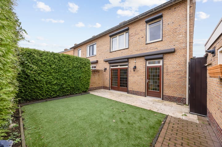 Photo 28 of Schepen van Hertefeltstraat 1