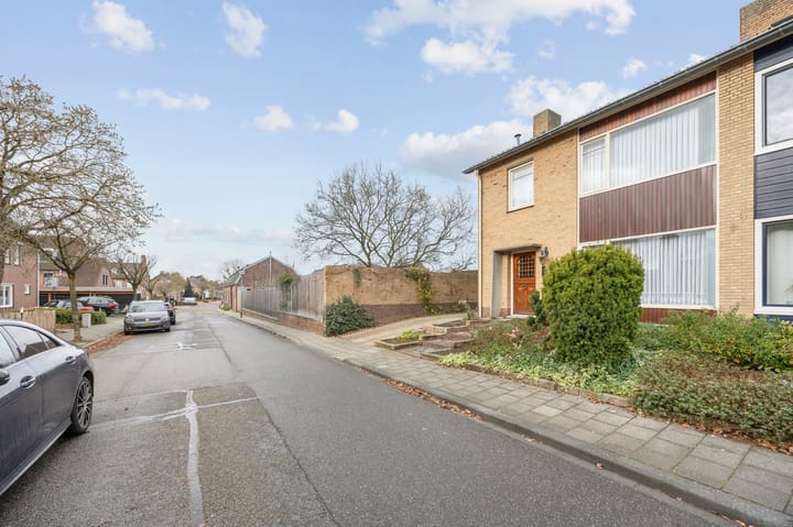 Photo 29 of Schepen van Hertefeltstraat 1