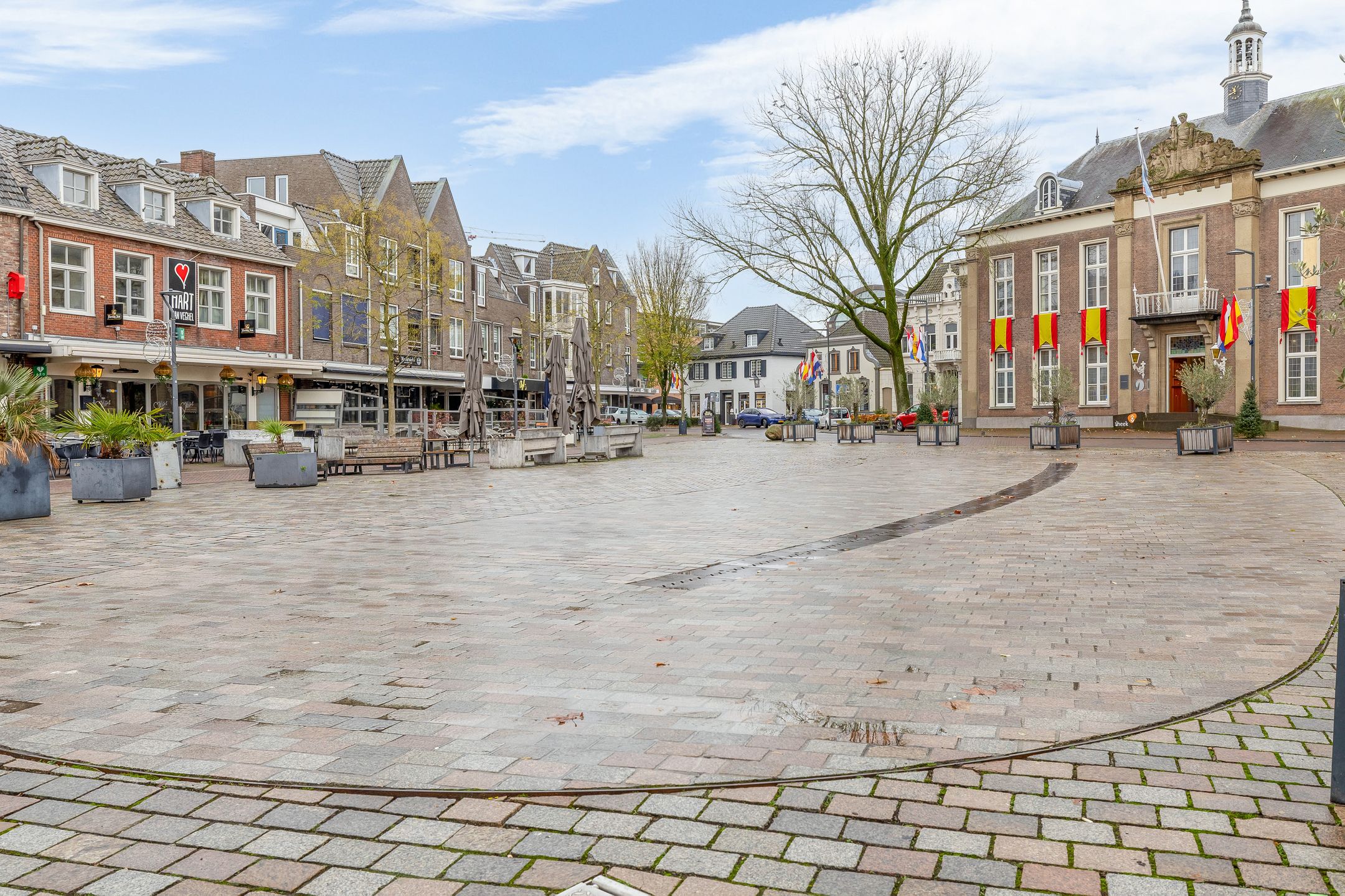 Photo 33 of Markt 10-17