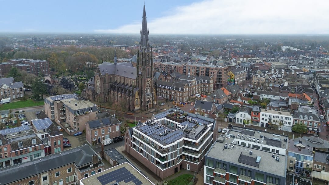 Photo 38 of Markt 10-17