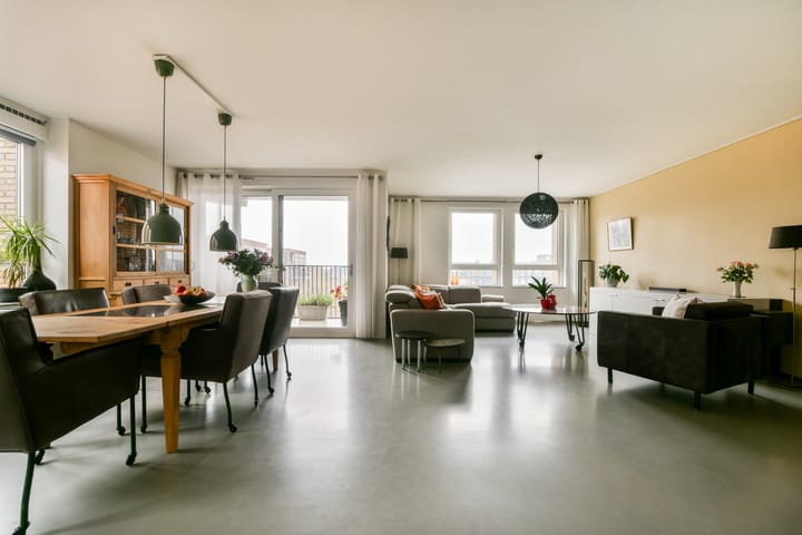 Photo 3 of Pieter Oosterhuisstraat 38