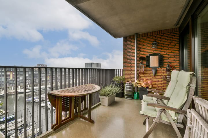 Photo 2 of Pieter Oosterhuisstraat 38